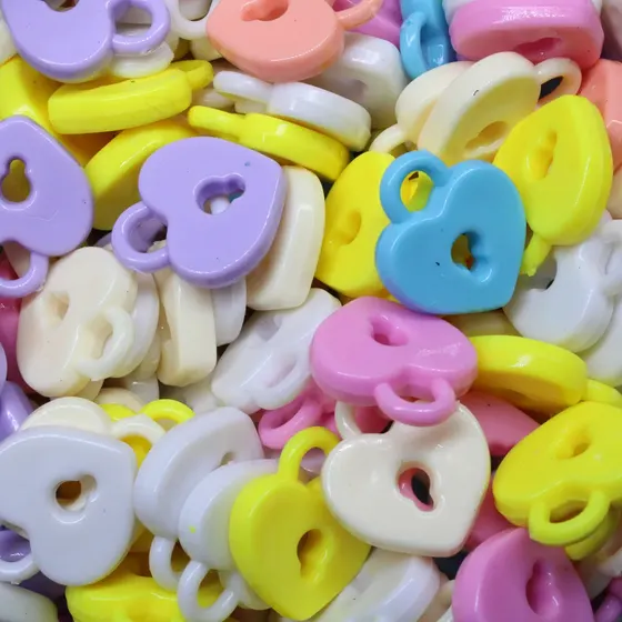 Pingente Cadeado Coracao Infantil 18X21Mm Em Plastico Com 500Gr
