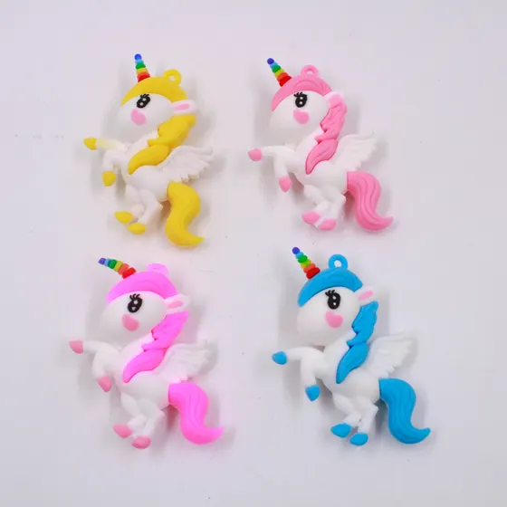 Pingente Unicornio 78Mm Emborrachado Com 16 Pecas - Colorido