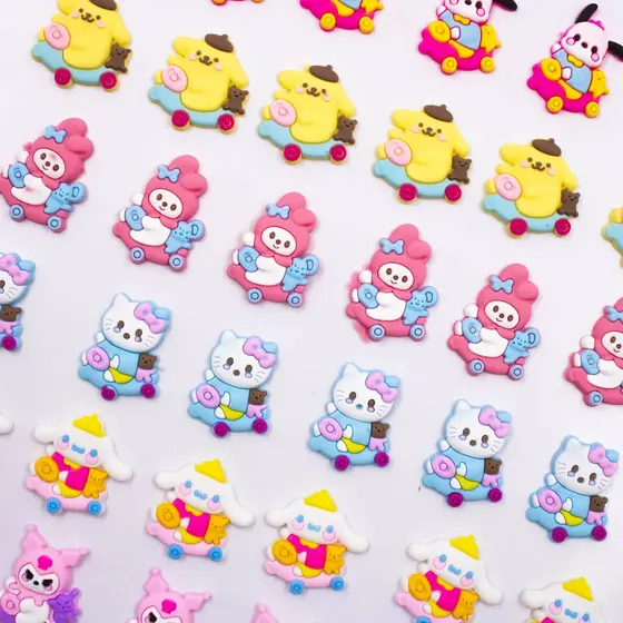 Kit Aplique Turma Da Hello Kitty De Carro 30Mm Em Pvc Com 200 Pecas - Colorido