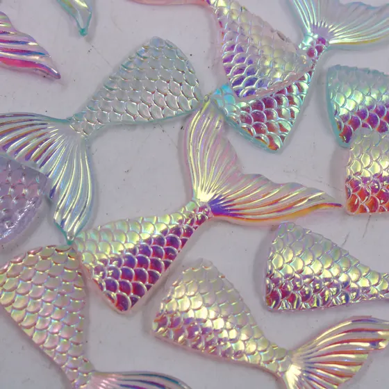 Aplique Calda De Sereia 40X26Mm Em Resina Com 100 Pecas - Colorido