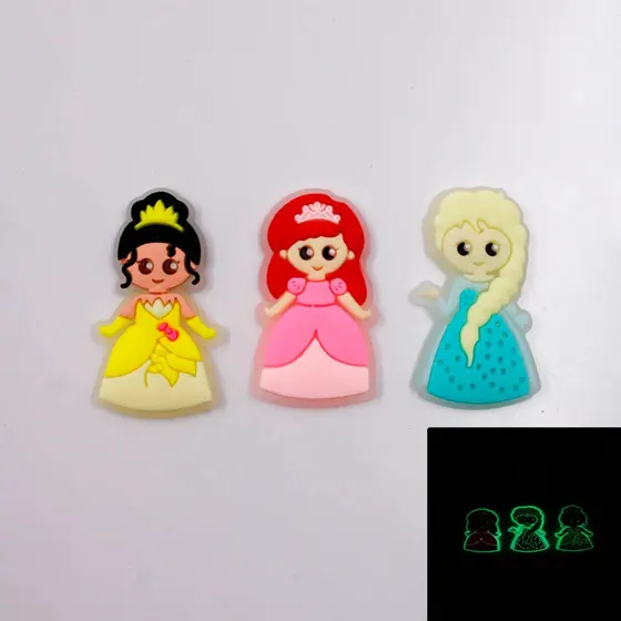 Aplique Kit Princesas Fluorescente 30Mm Em Pvc Com 50 Pecas
