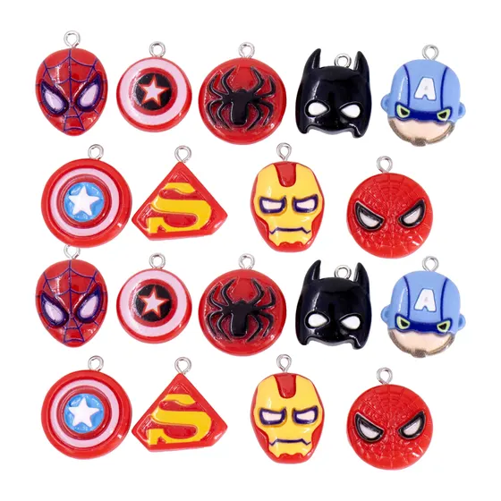 Pingente Super Herois 18X20Mm Em Resina Com 50 Pecas