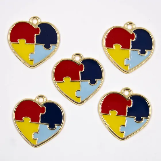Pingente Cataforetico Resinado Coracao Autismo 26X21Mm Em Zamac Com 06 Pecas