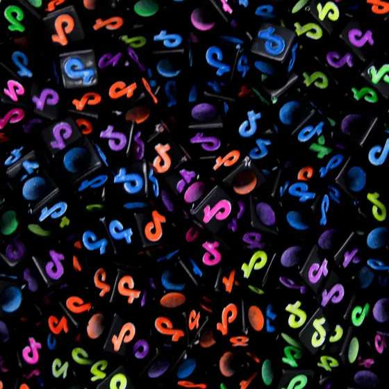 Preto + Colorido