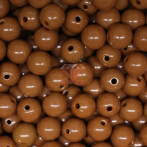 Marrom