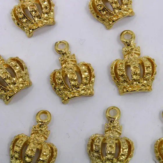 Pingente Meia Coroa 12Mm Em Zamac Com 12 Pecas - Dourado