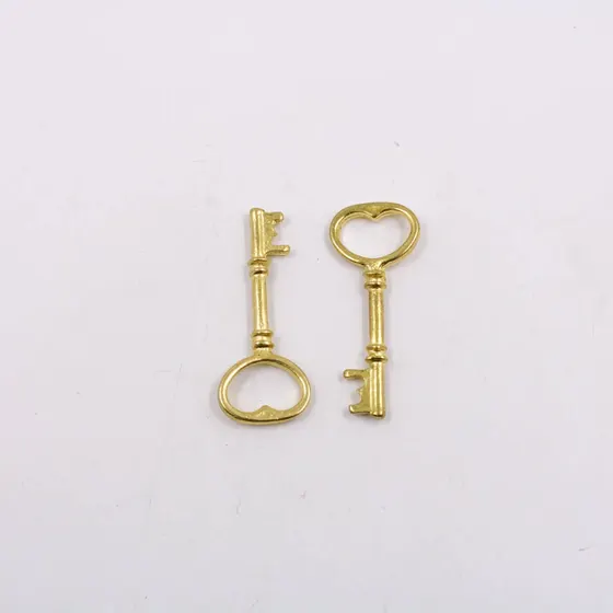 Pingente Chave Coracao 13Mm Em Zamac Com 12 Pecas - Dourado